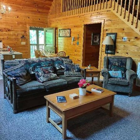 Beautiful 2 Bed Cabin With Hot Tub And Resort Pool Sevierville Exteriér fotografie