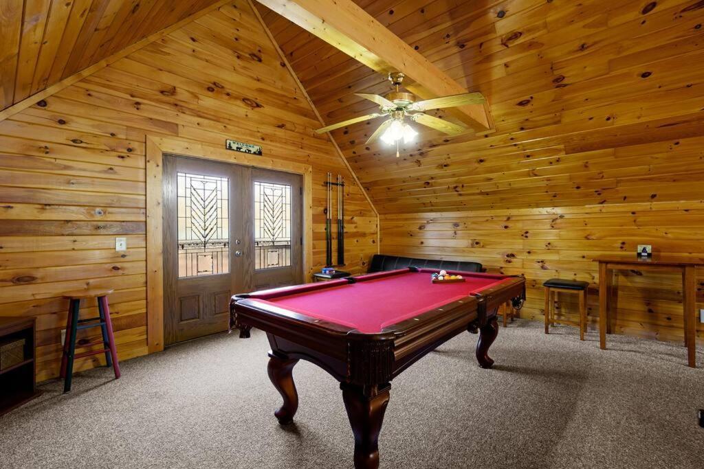 Beautiful 2 Bed Cabin With Hot Tub And Resort Pool Sevierville Exteriér fotografie