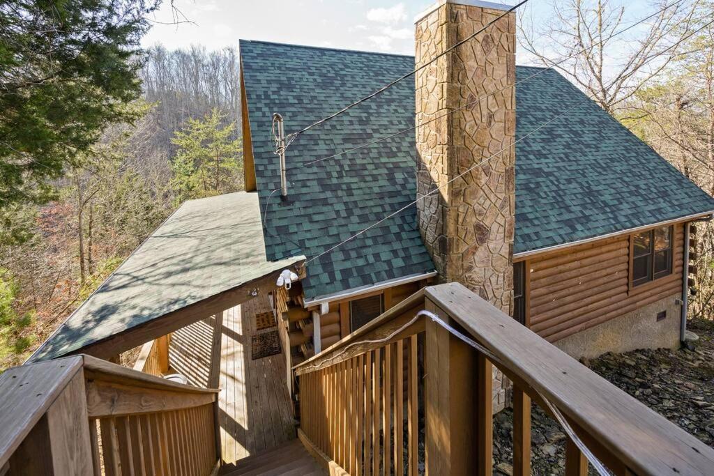 Beautiful 2 Bed Cabin With Hot Tub And Resort Pool Sevierville Exteriér fotografie
