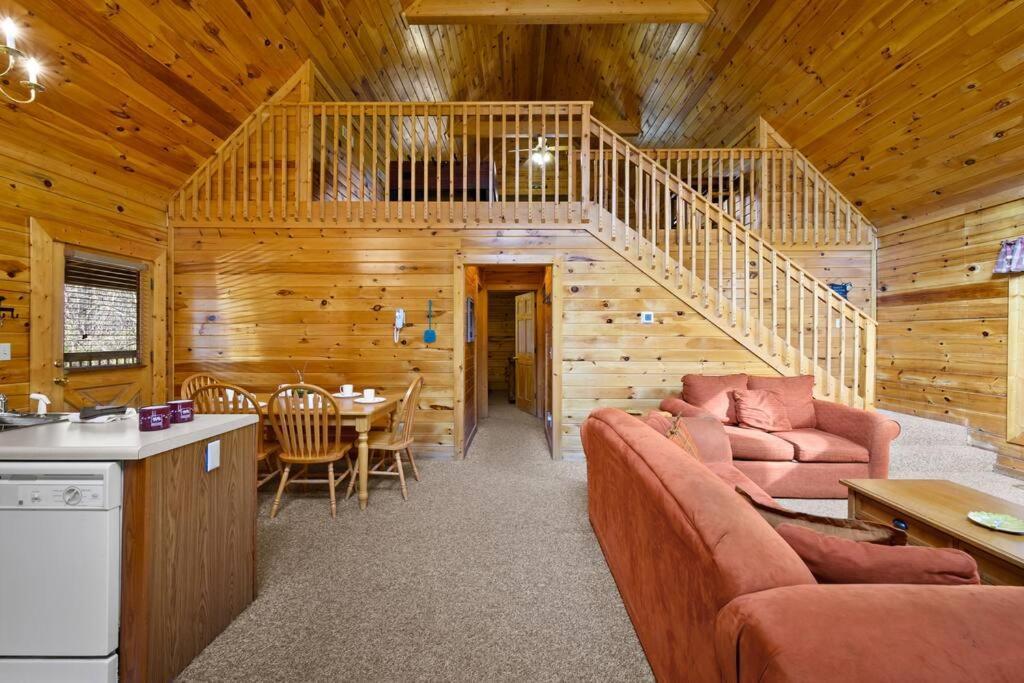 Beautiful 2 Bed Cabin With Hot Tub And Resort Pool Sevierville Exteriér fotografie
