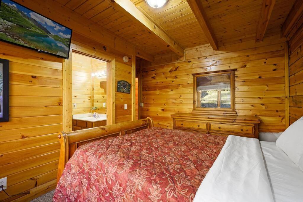 Beautiful 2 Bed Cabin With Hot Tub And Resort Pool Sevierville Exteriér fotografie