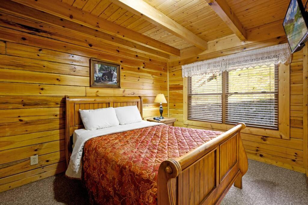 Beautiful 2 Bed Cabin With Hot Tub And Resort Pool Sevierville Exteriér fotografie