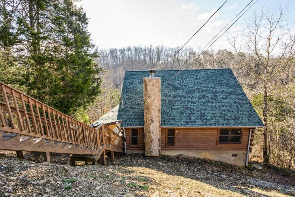 Beautiful 2 Bed Cabin With Hot Tub And Resort Pool Sevierville Exteriér fotografie