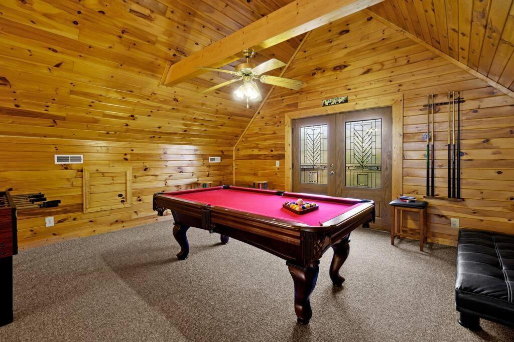 Beautiful 2 Bed Cabin With Hot Tub And Resort Pool Sevierville Exteriér fotografie
