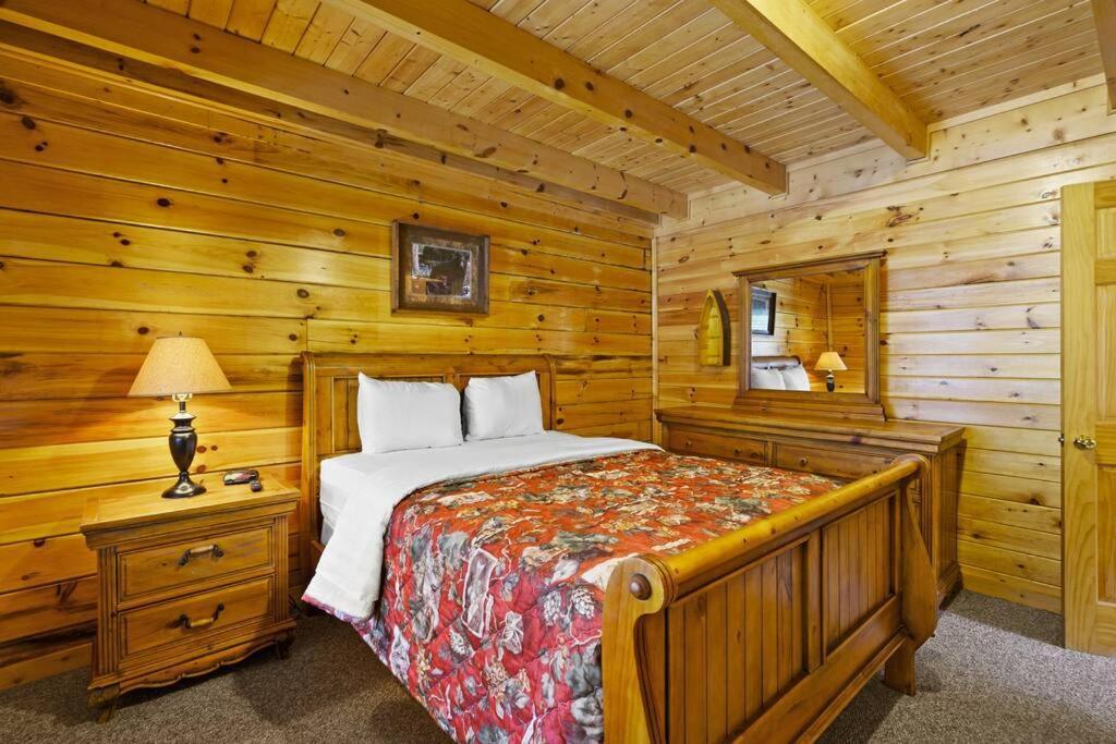 Beautiful 2 Bed Cabin With Hot Tub And Resort Pool Sevierville Exteriér fotografie