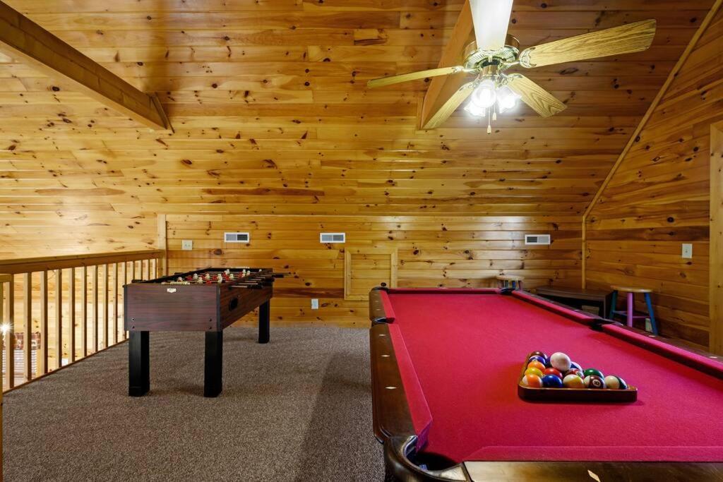 Beautiful 2 Bed Cabin With Hot Tub And Resort Pool Sevierville Exteriér fotografie