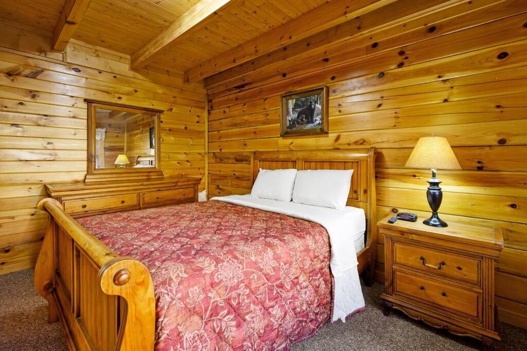 Beautiful 2 Bed Cabin With Hot Tub And Resort Pool Sevierville Exteriér fotografie